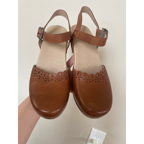 EUC Dansko Marta Mary Janes Camel / Brown Size 40/ US 9.5-10 - Picture 2 of 6